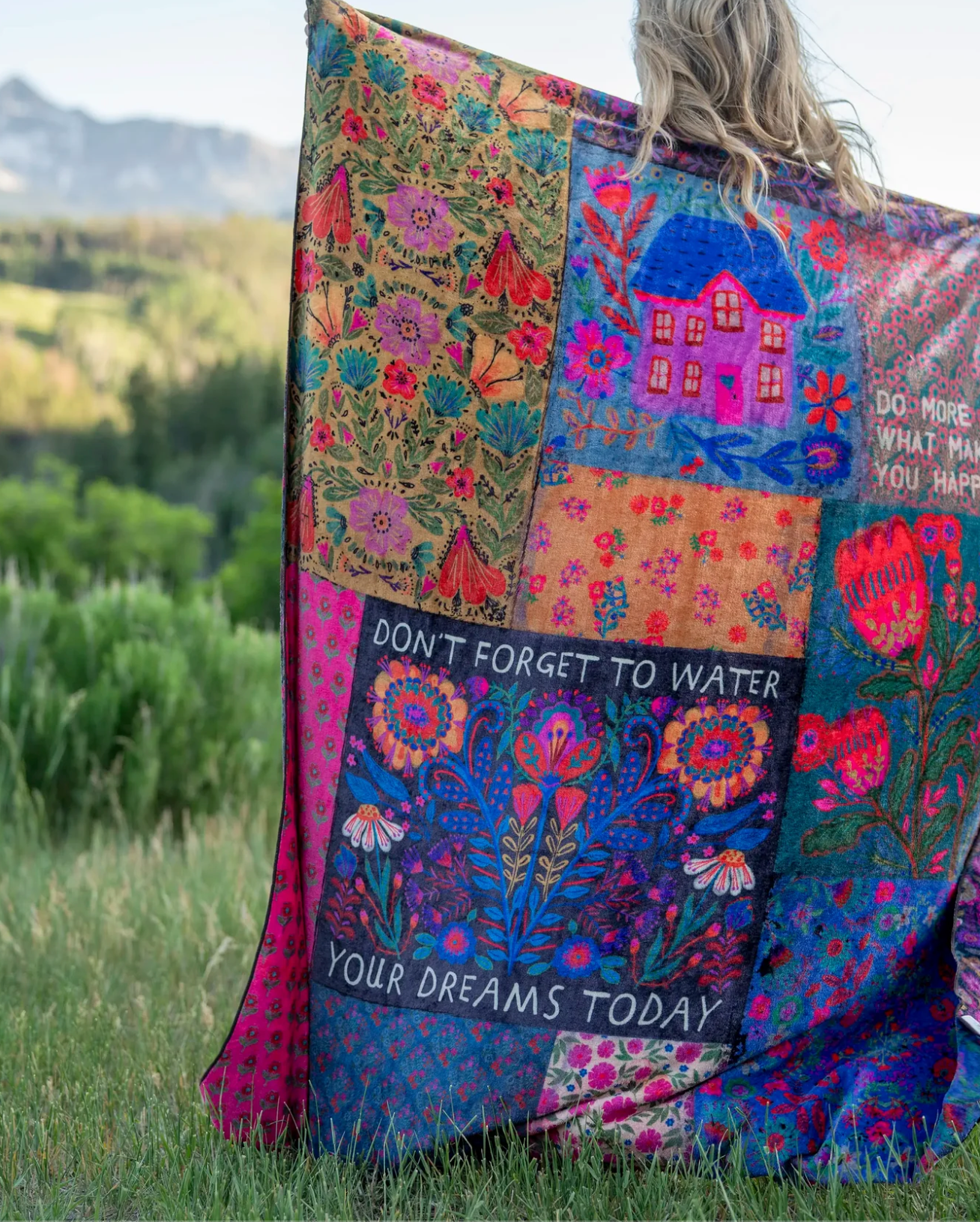Double-Sided Cozy Throw Blanket - Cottage